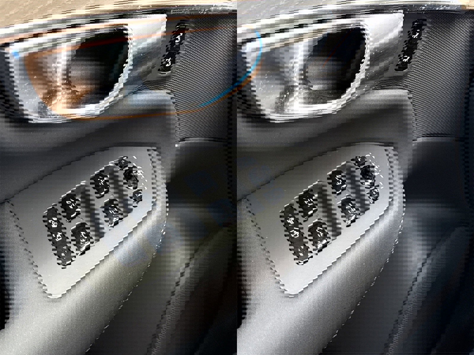 New 2025 Volvo XC90 T8 Plus w/ Protection Package Premier image 19