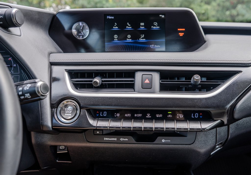 Used 2019 Lexus UX 200 FWD image 20