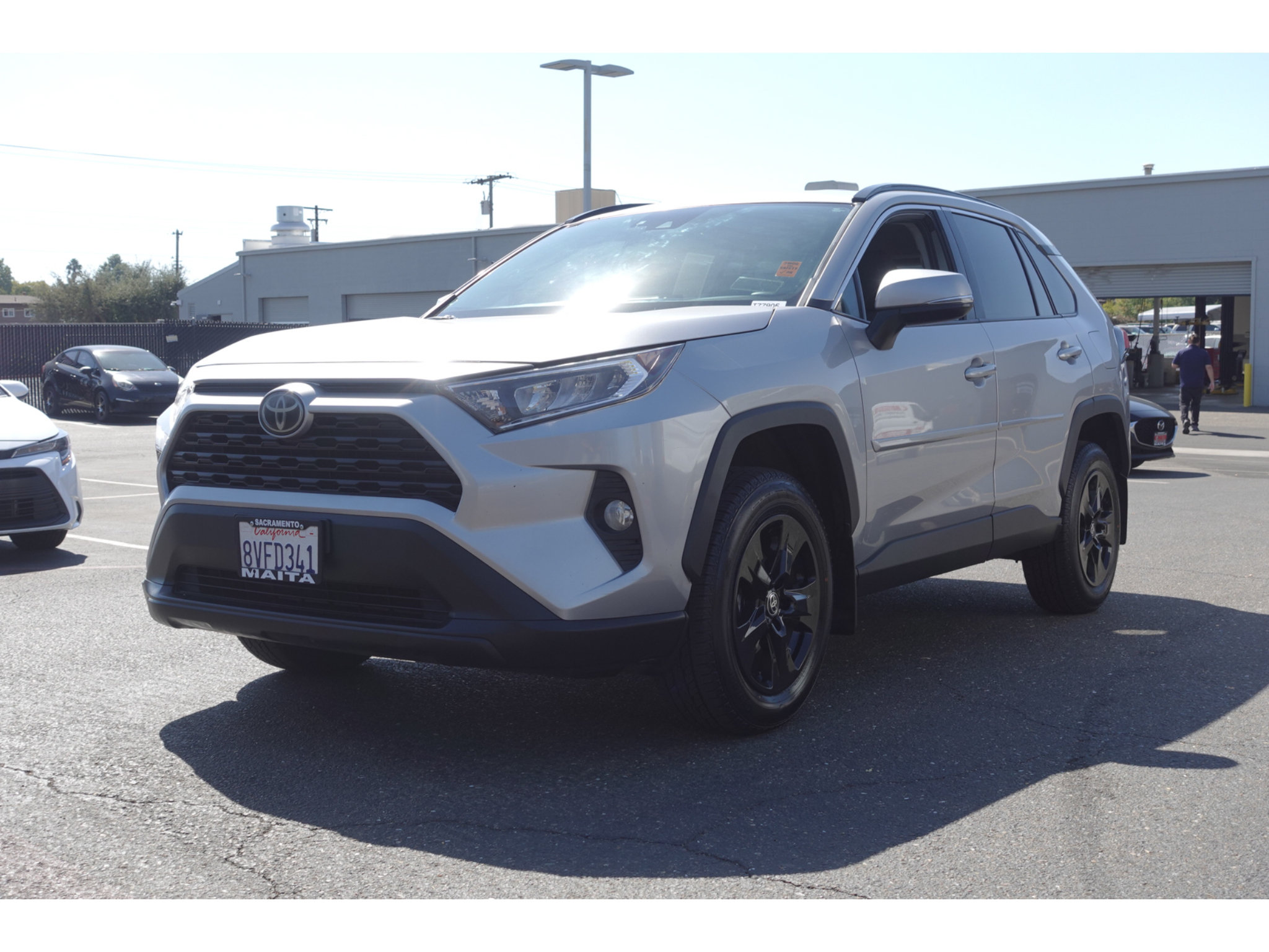 Used 2021 Toyota RAV4 XLE w/ XLE Grade Weather Package FWD image 7