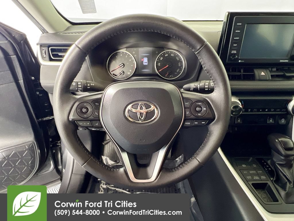 Used 2020 Toyota RAV4 XLE w/ XLE Grade Weather Package AWD/4WD image 8