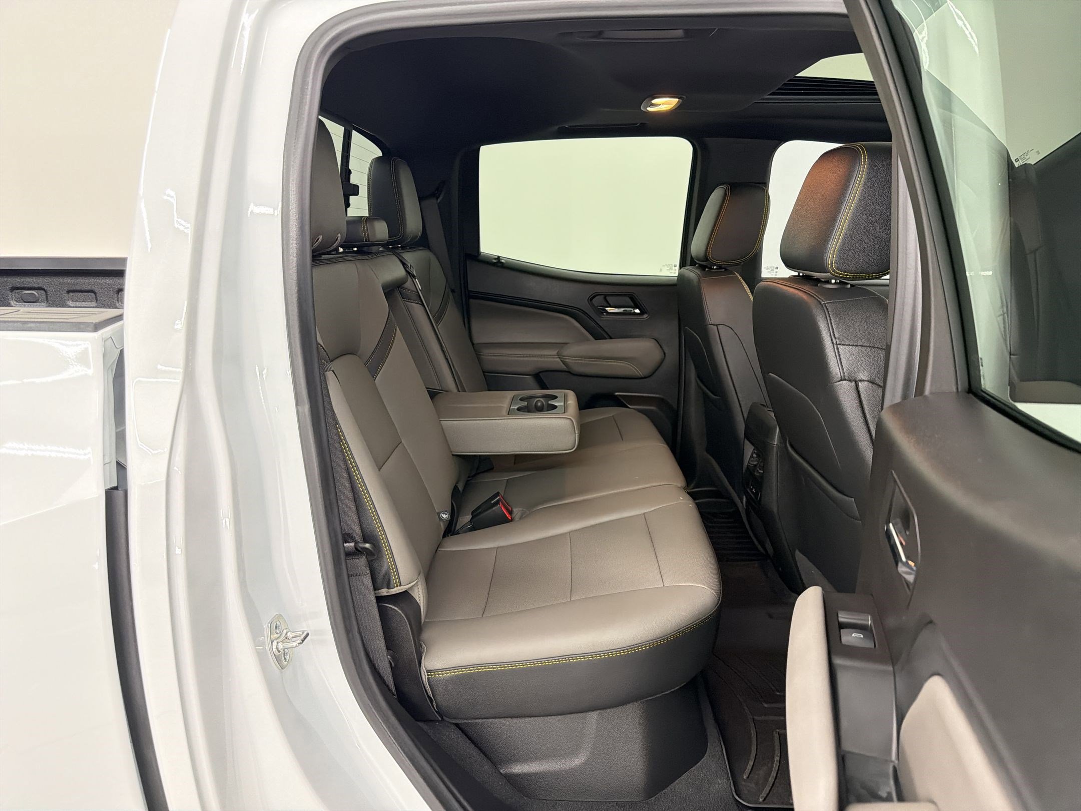 Used 2024 Chevrolet Colorado ZR2 w/ ZR2 Convenience Package III image 28