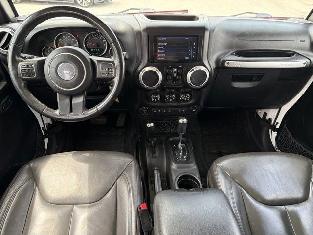 Used 2015 Jeep Wrangler Unlimited Sahara w/ Dual Top Group AWD/4WD image 17