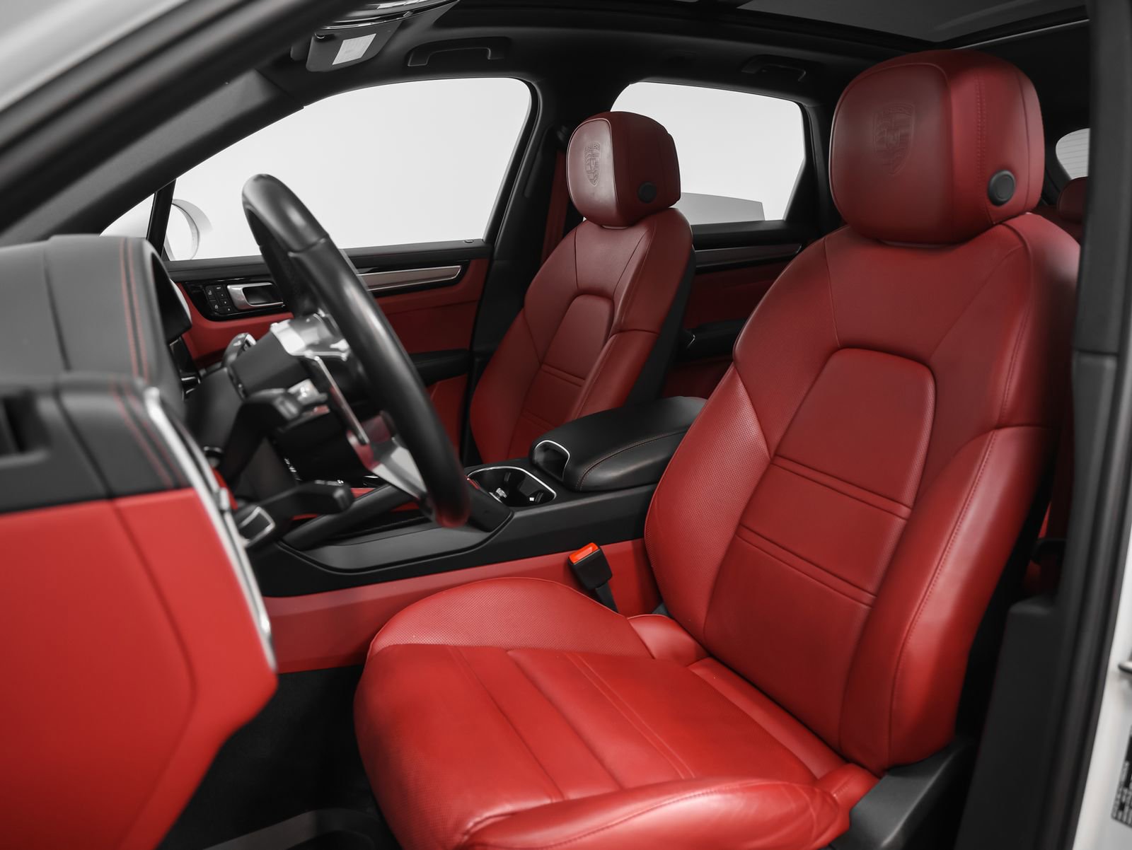 Used 2023 Porsche Cayenne S Platinum image 5