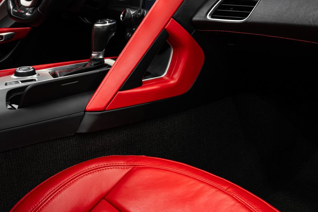 Used 2015 Chevrolet Corvette Z06 w/ 3LZ Preferred Equipment Group image 35