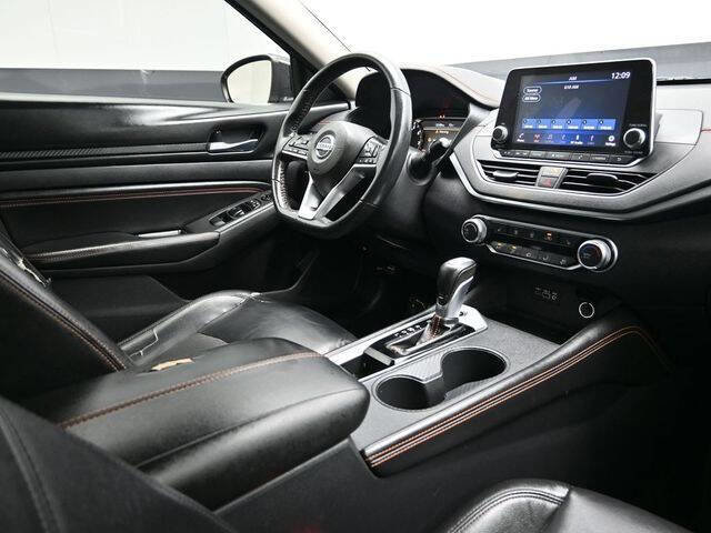 Used 2022 Nissan Altima 2.0 SR image 14