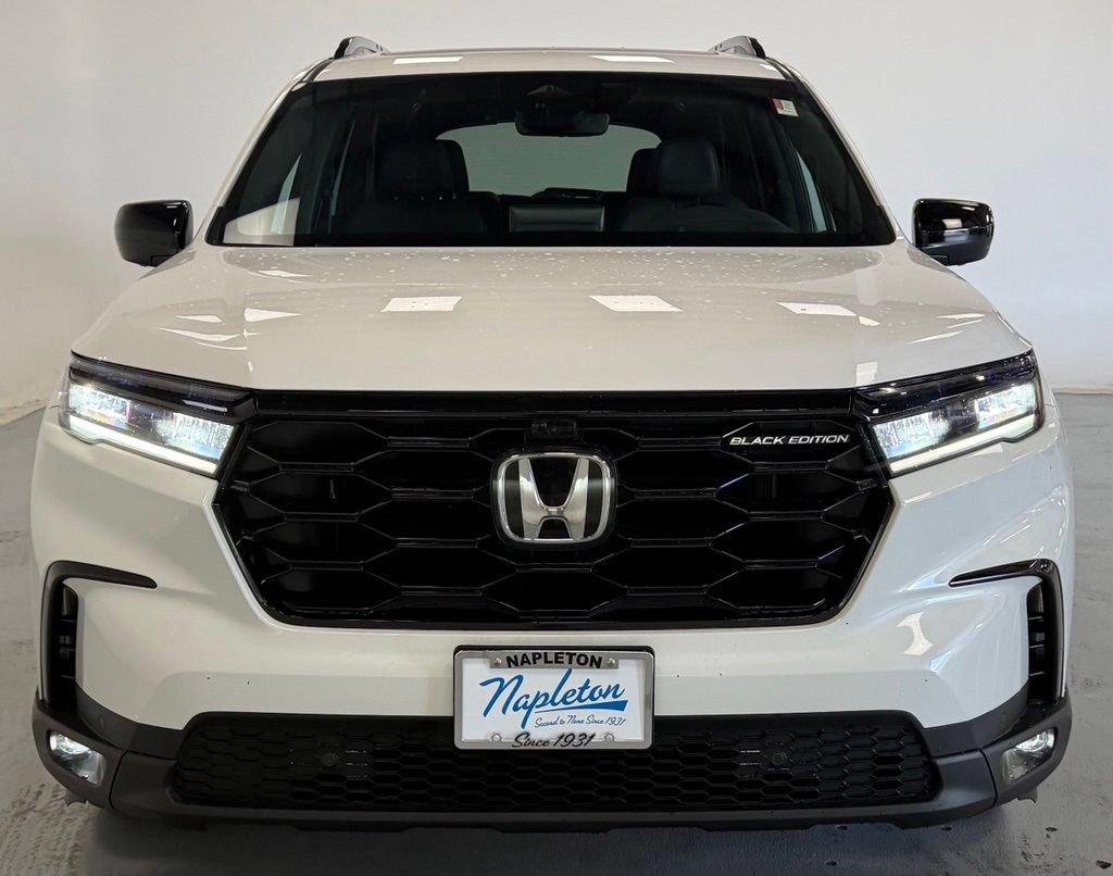 Used 2025 Honda Pilot Black Edition image 7