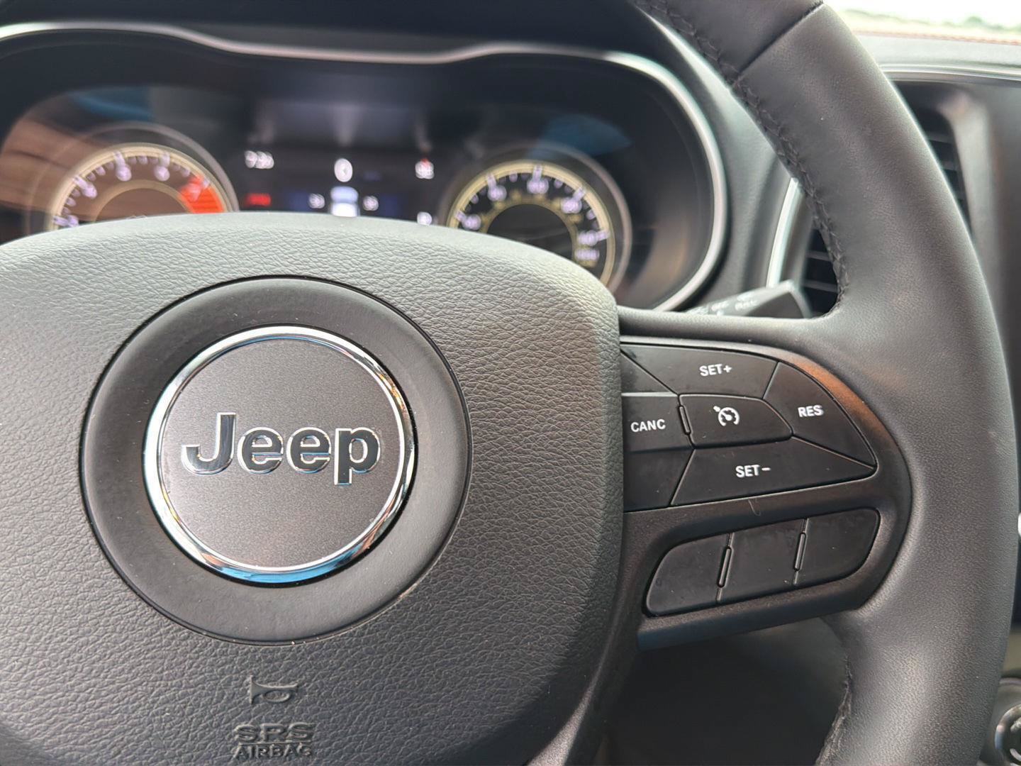 Used 2022 Jeep Cherokee Trailhawk w/ Premium Leather Package AWD/4WD image 21
