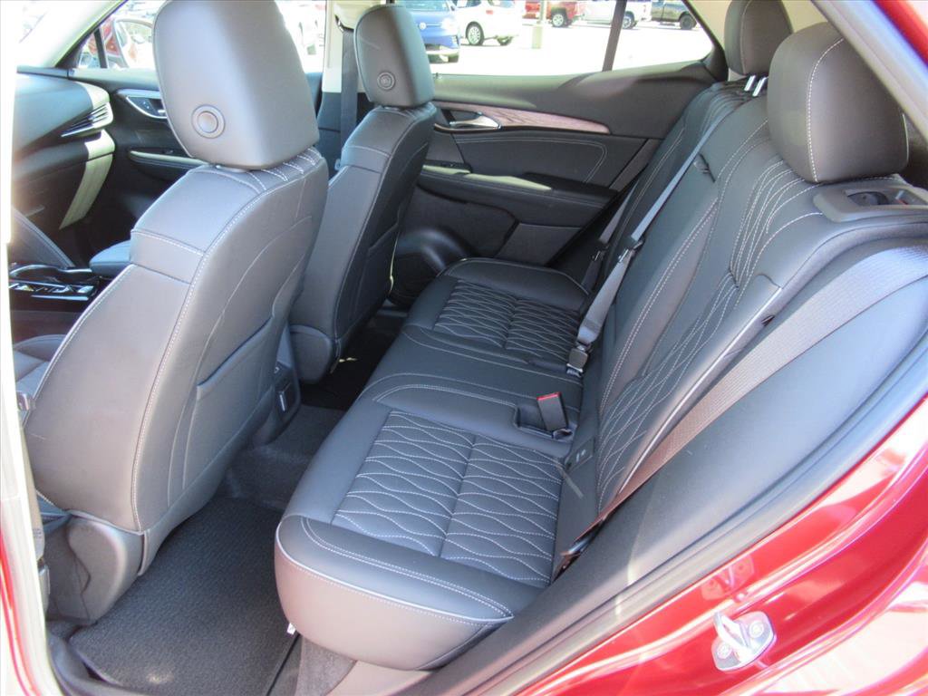 Used 2023 Buick Envision Avenir image 34