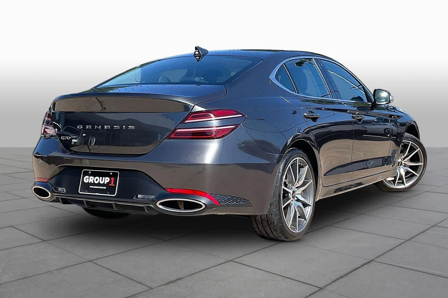 Used 2025 Genesis G70 2.5T RWD image 13