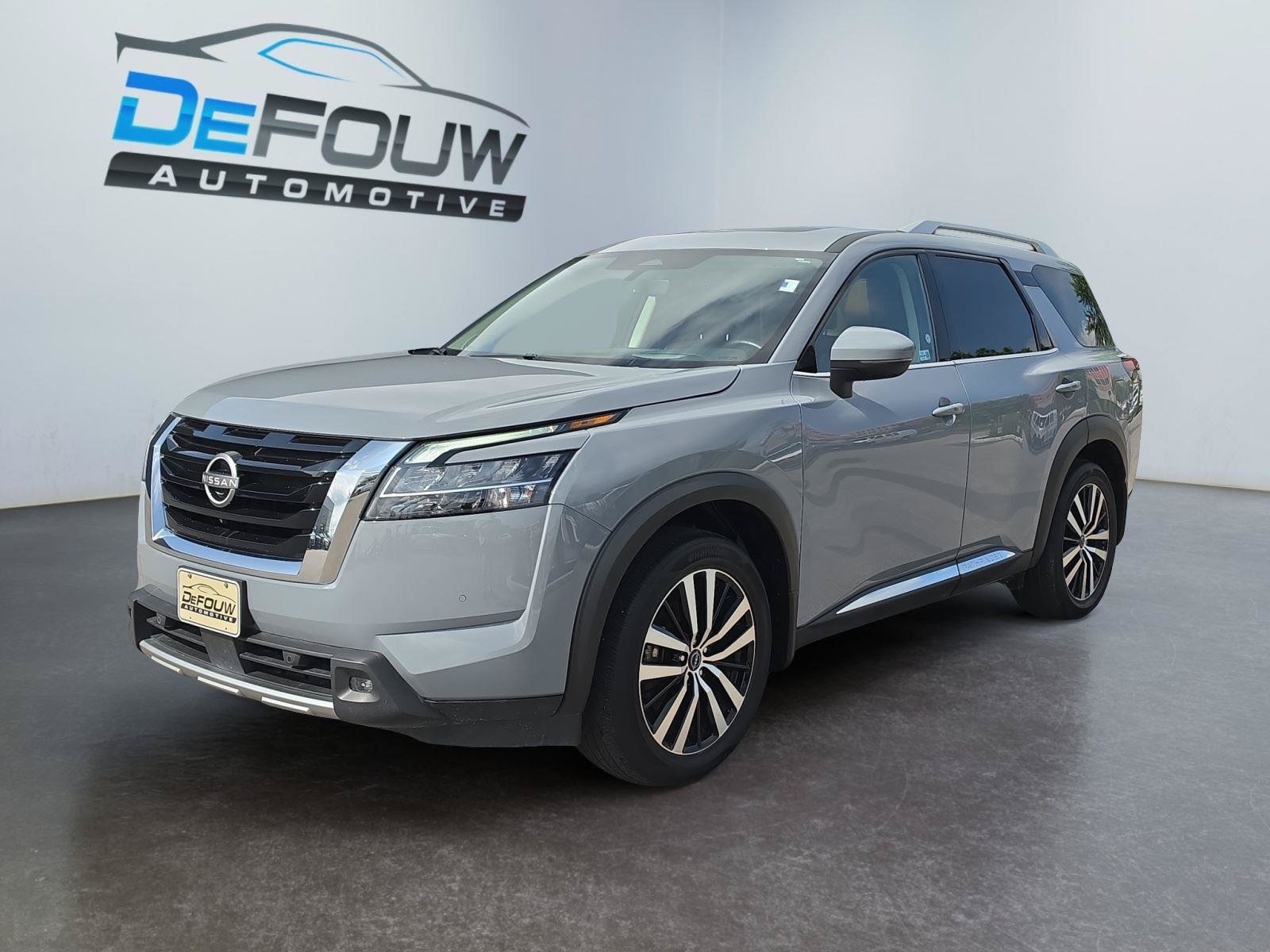 Used 2024 Nissan Pathfinder Platinum AWD/4WD image 7