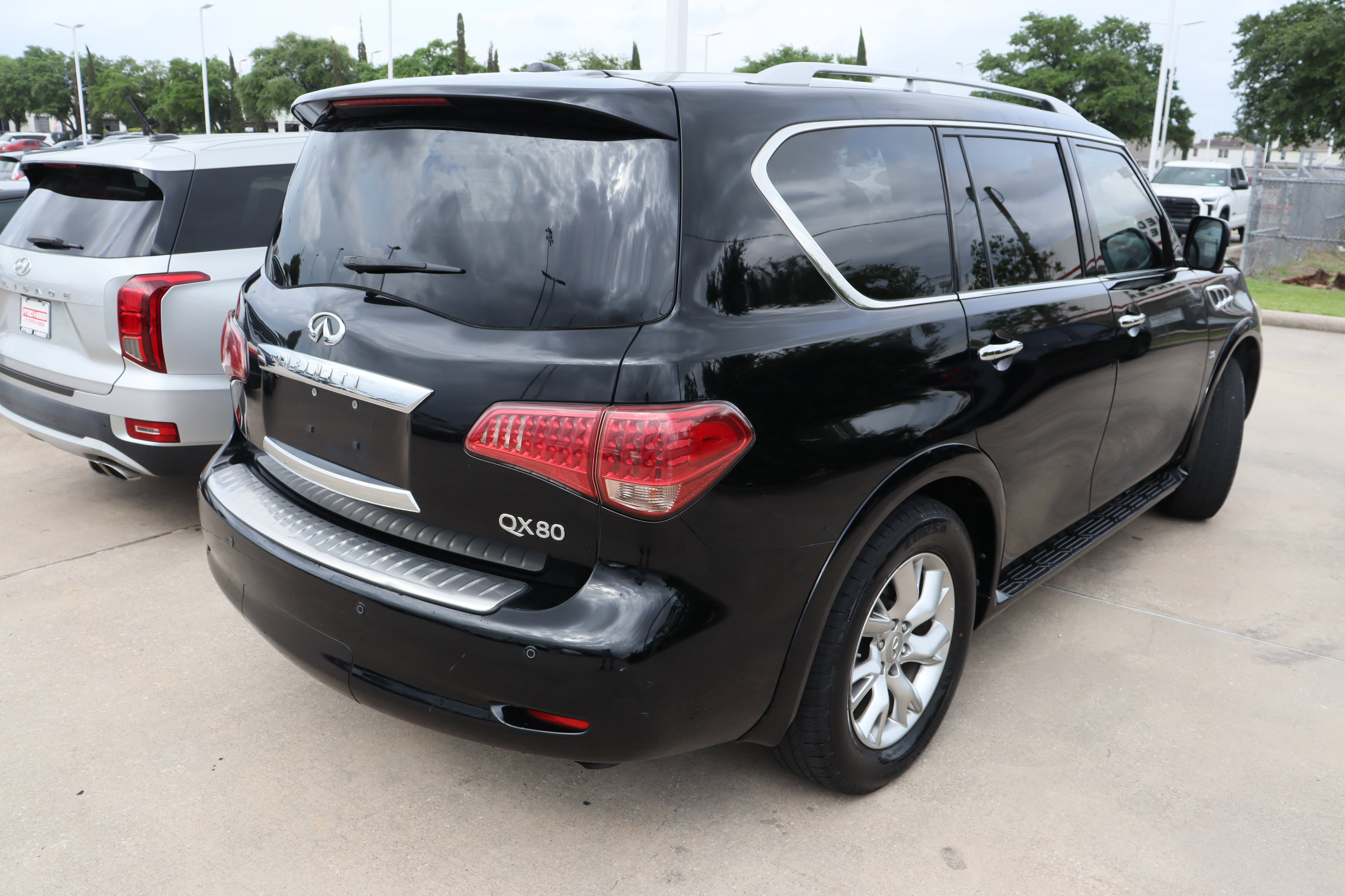 Used 2014 INFINITI QX80 2WD w/ Theater Package image 11