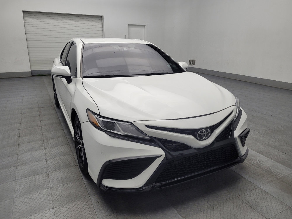 Used 2021 Toyota Camry SE w/ Cold Weather Package image 13
