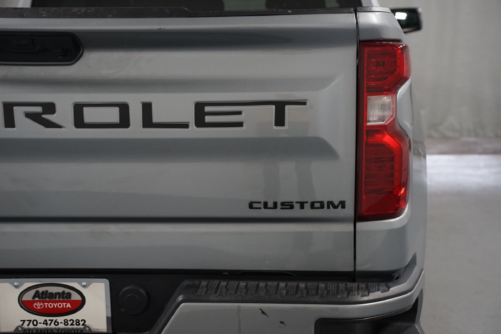 Used 2024 Chevrolet Silverado 1500 Custom w/ Turbomax Blackout Package RWD image 10