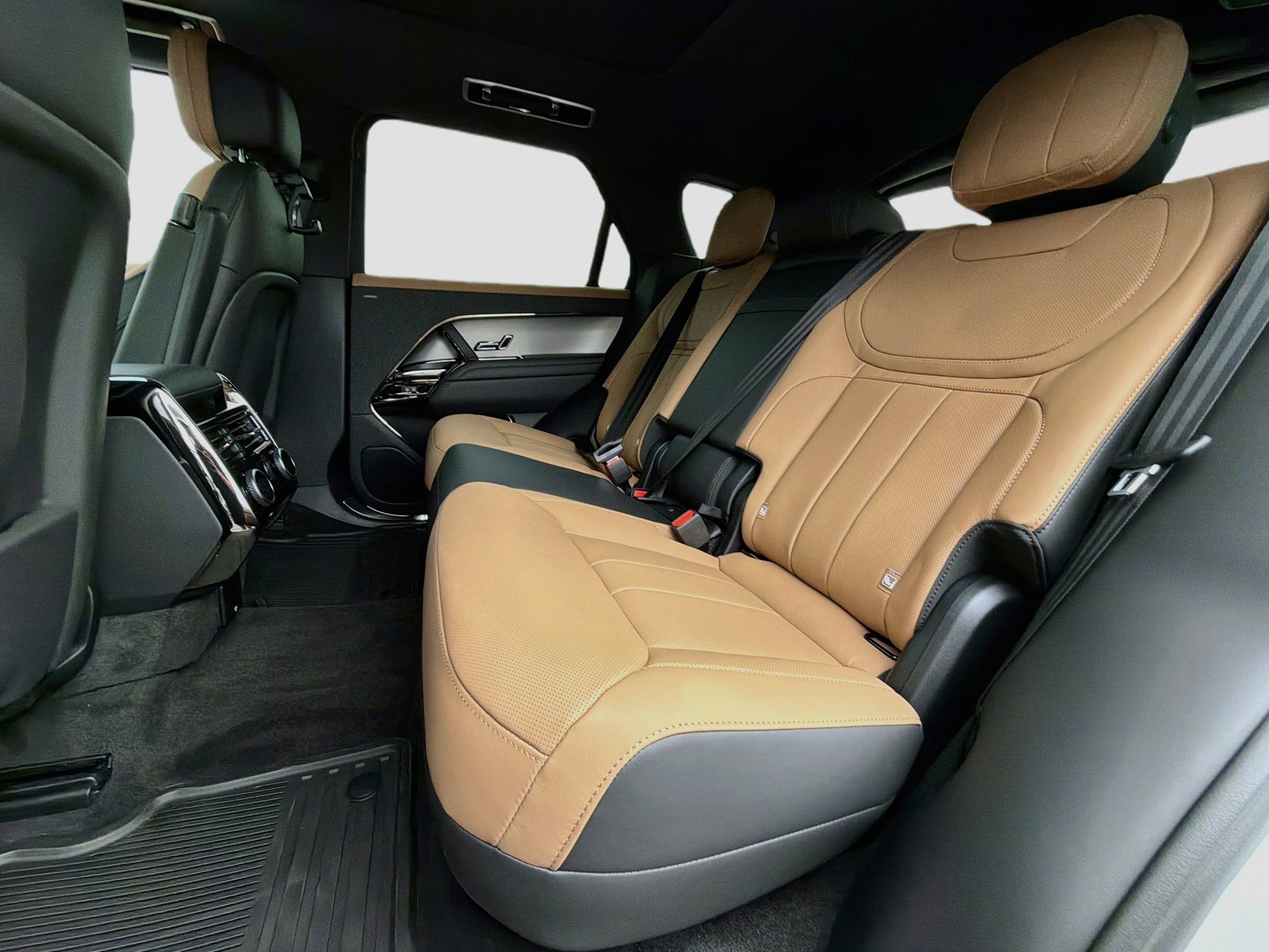 New 2027 Land Rover Range Rover Sport Dynamic SE AWD/4WD image 22