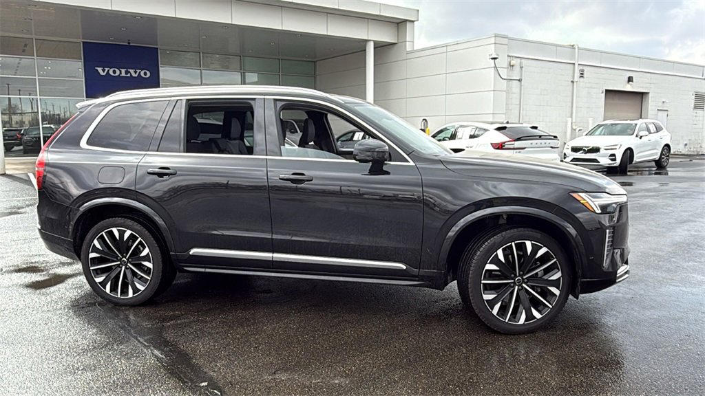 Certified 2025 Volvo XC90 B6 Plus image 2
