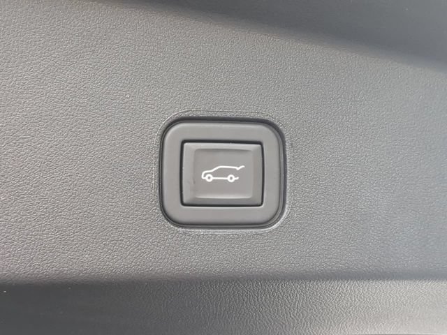 Used 2024 Cadillac Lyriq Sport RWD image 15