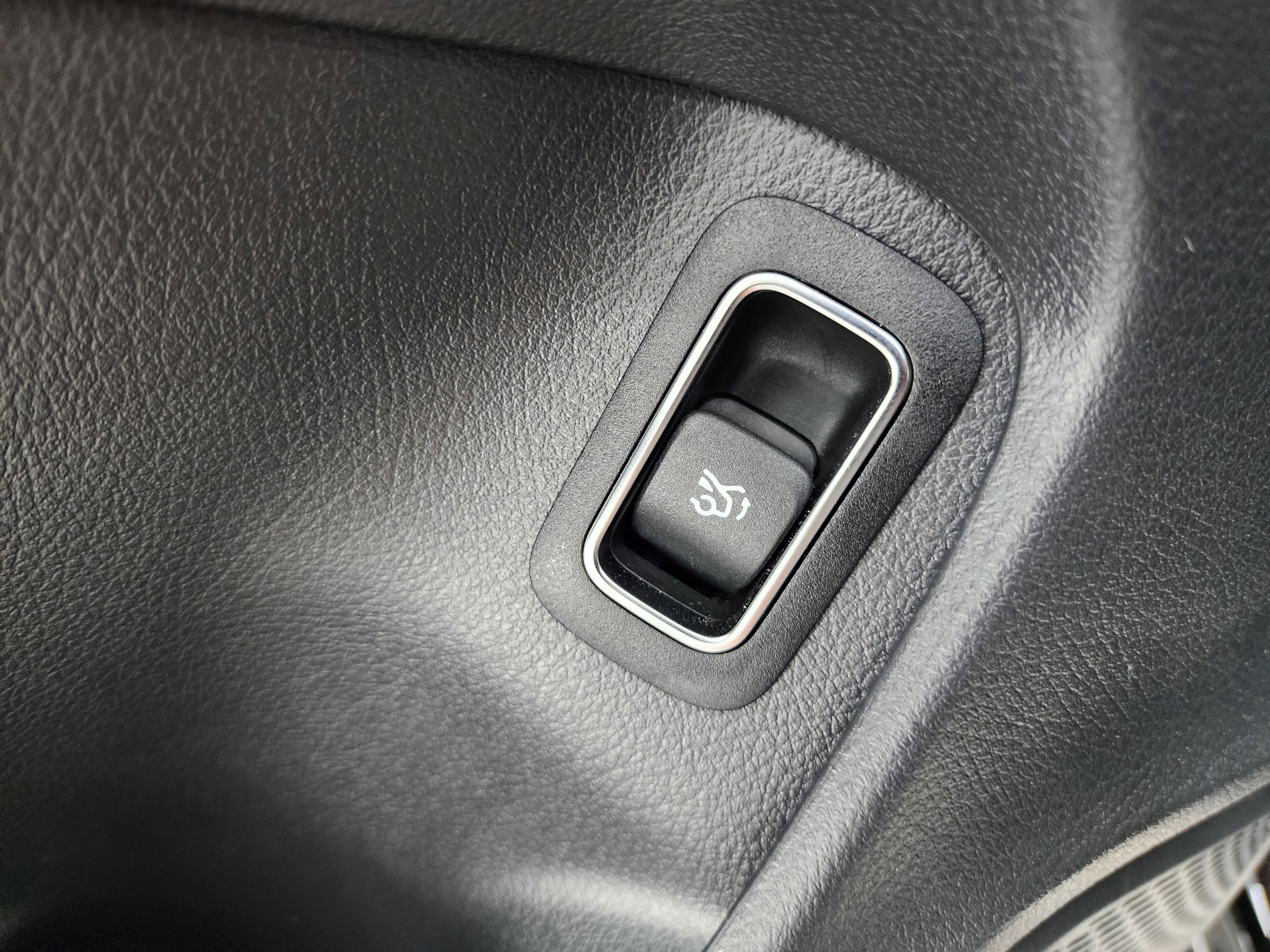 Used 2025 Mercedes-Benz CLA 250 4MATIC image 39