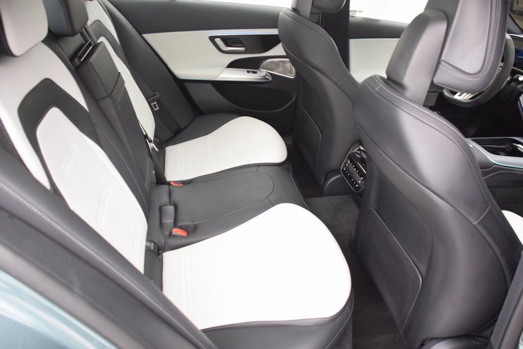 Used 2025 Mercedes-Benz E 53 AMG e 4MATIC Sedan image 17