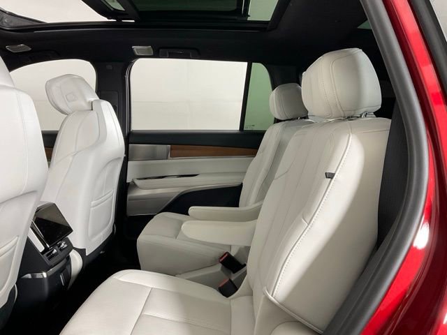 New 2026 Cadillac Vistiq Luxury w/ LPO, Floor Liner Package image 33