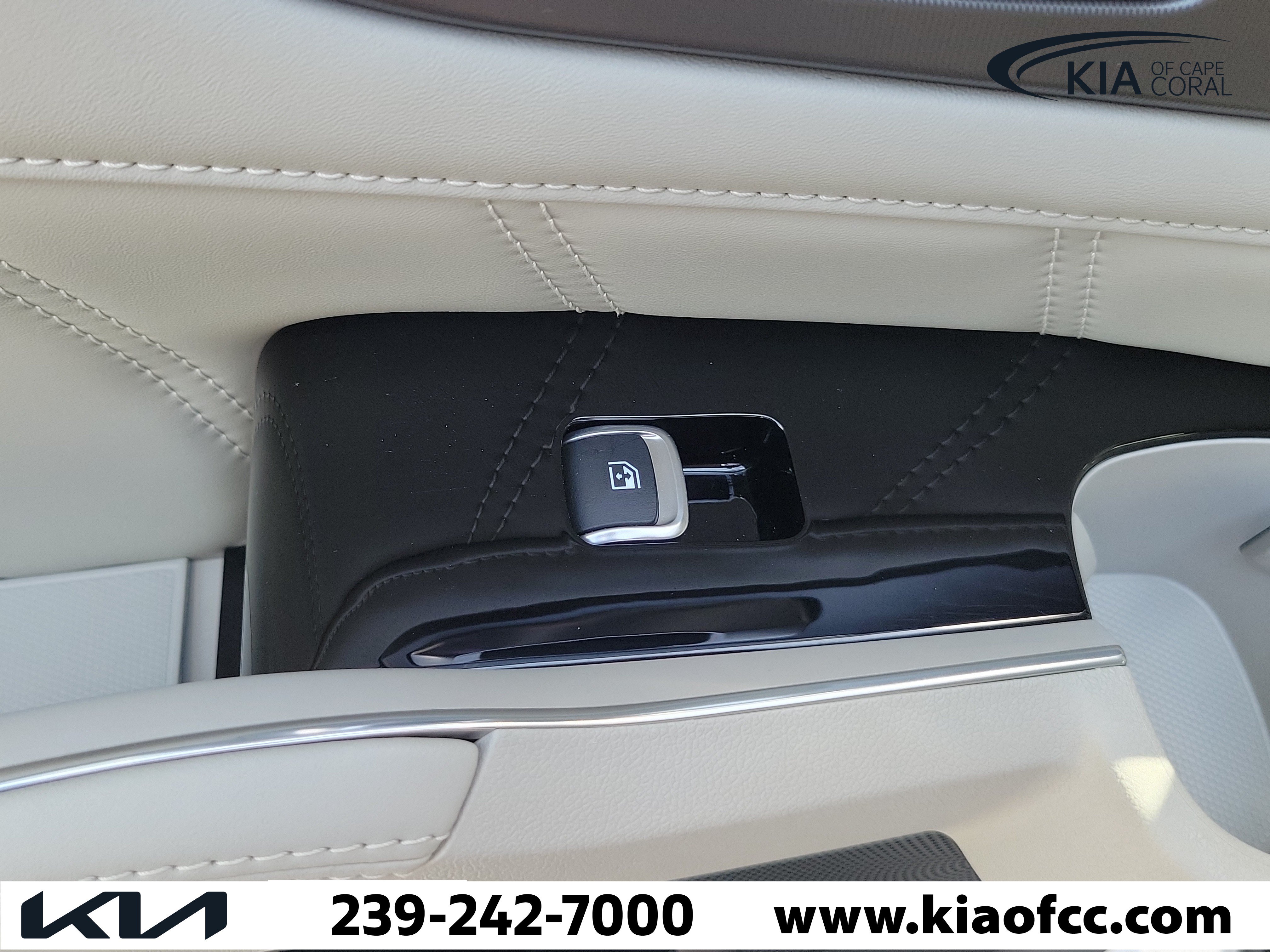 Certified 2024 Kia Sorento SX FWD image 15