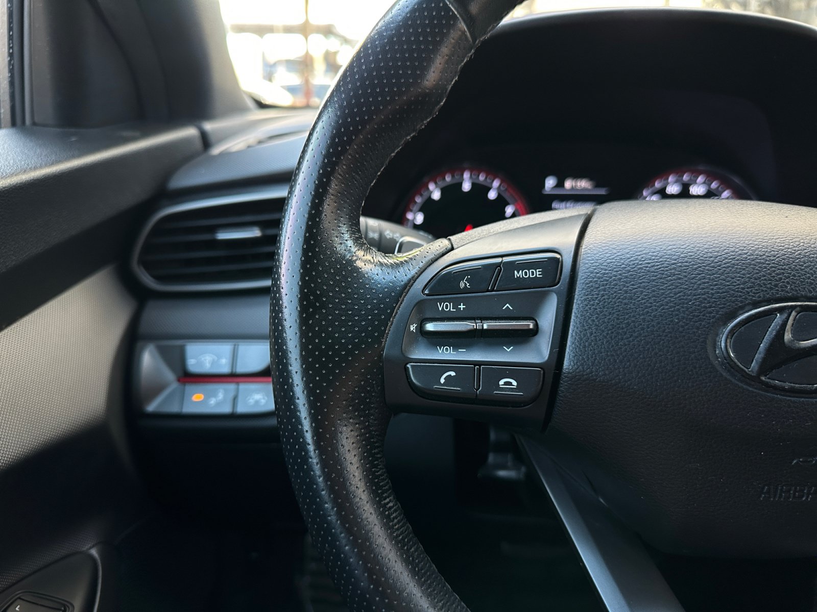 Used 2020 Hyundai Veloster Turbo FWD image 21