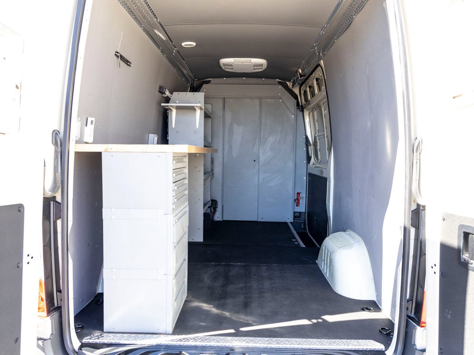 Used 2022 Mercedes-Benz Sprinter 2500 w/ Acoustic Package image 18