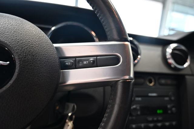 Used 2005 Ford Mustang GT Premium RWD image 22