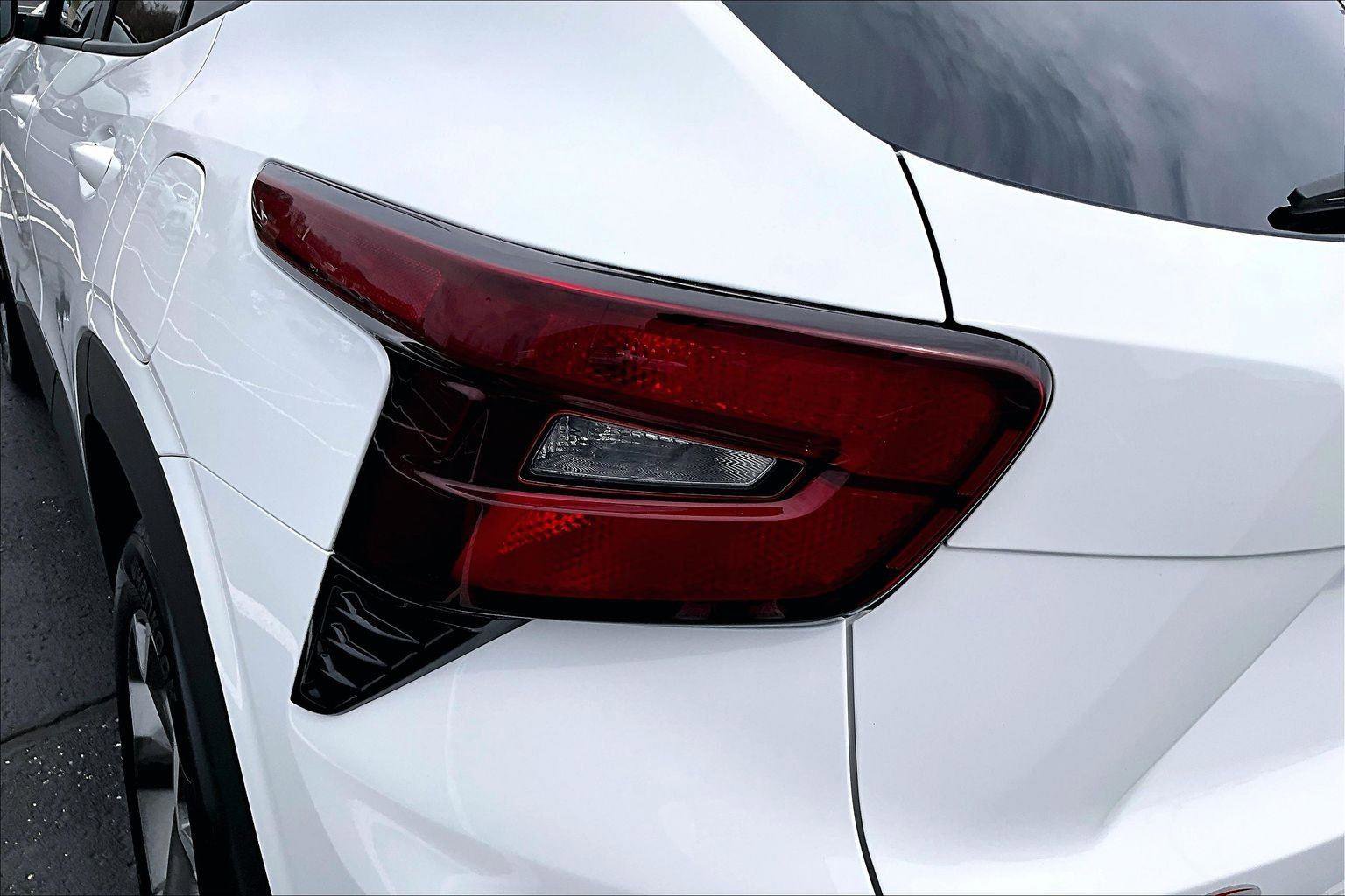 Used 2025 Chevrolet Trax LT FWD image 31