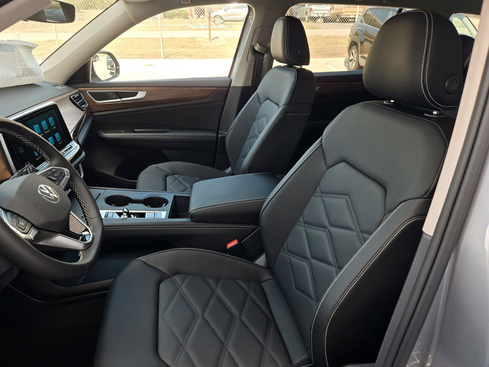 New 2026 Volkswagen Atlas SE image 17