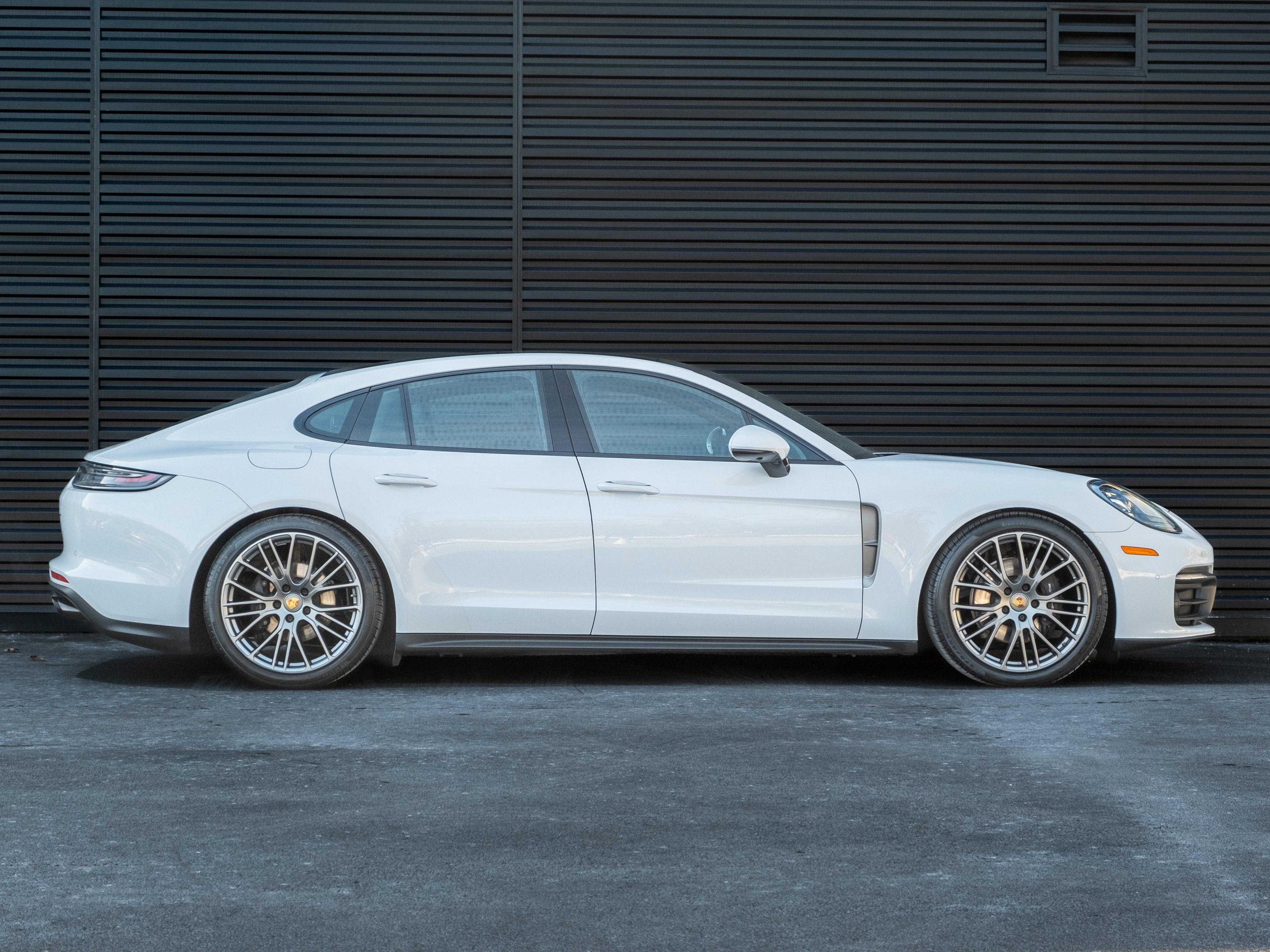 Certified 2023 Porsche Panamera 4 Platinum Edition image 9