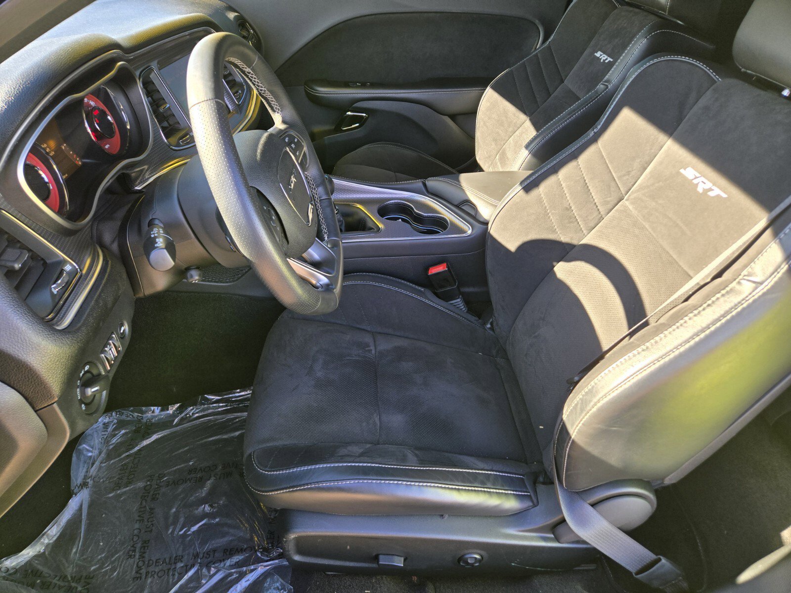 Used 2015 Dodge Challenger SRT Hellcat image 10