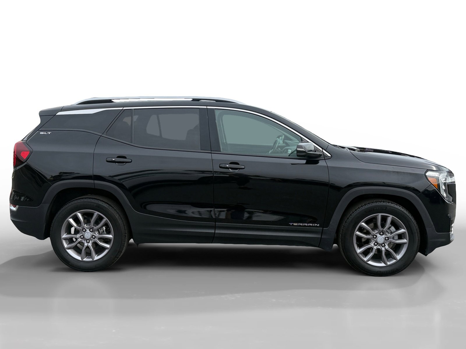 Used 2022 GMC Terrain SLT w/ Infotainment Package II image 6