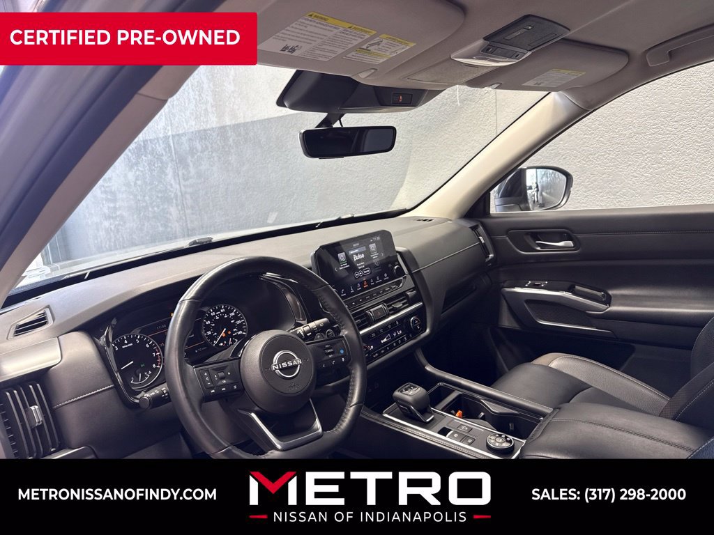 Used 2023 Nissan Pathfinder SL AWD/4WD image 15