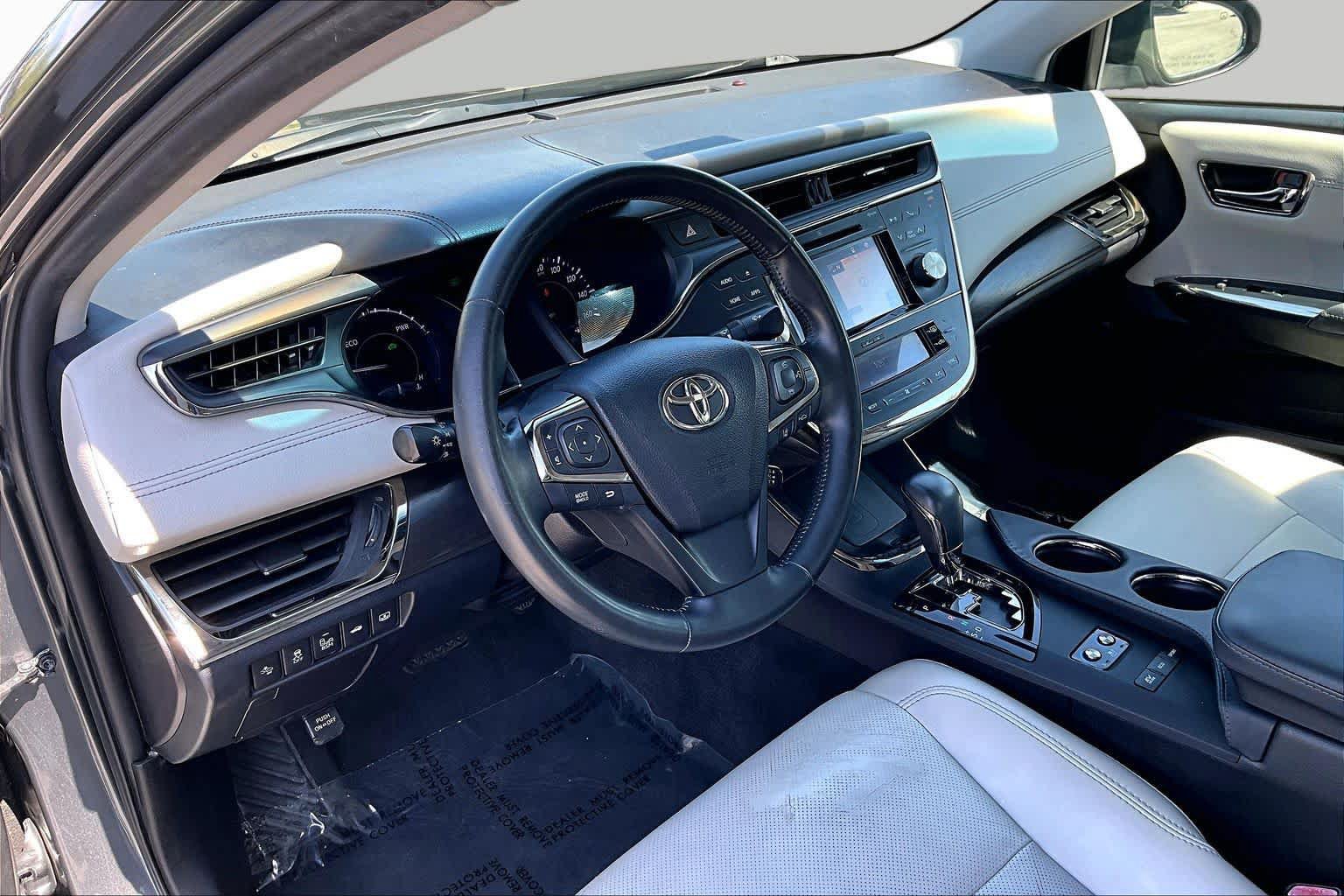 Used 2017 Toyota Avalon Limited FWD image 17