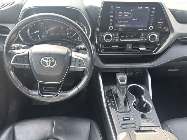 Used 2021 Toyota Highlander XLE AWD/4WD image 20