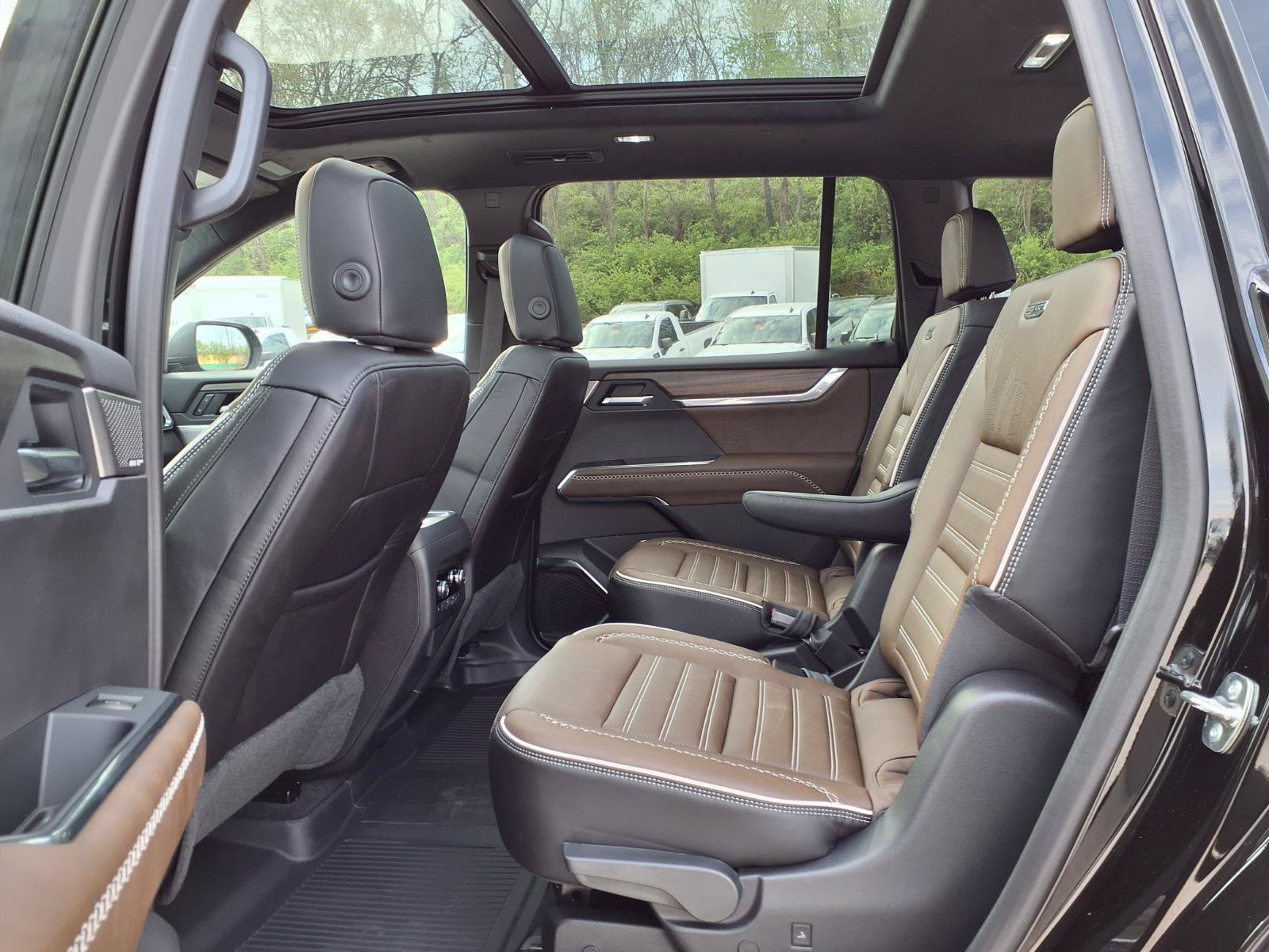 New 2026 GMC Acadia Denali Ultimate w/ LPO, All-Weather Package AWD/4WD image 21