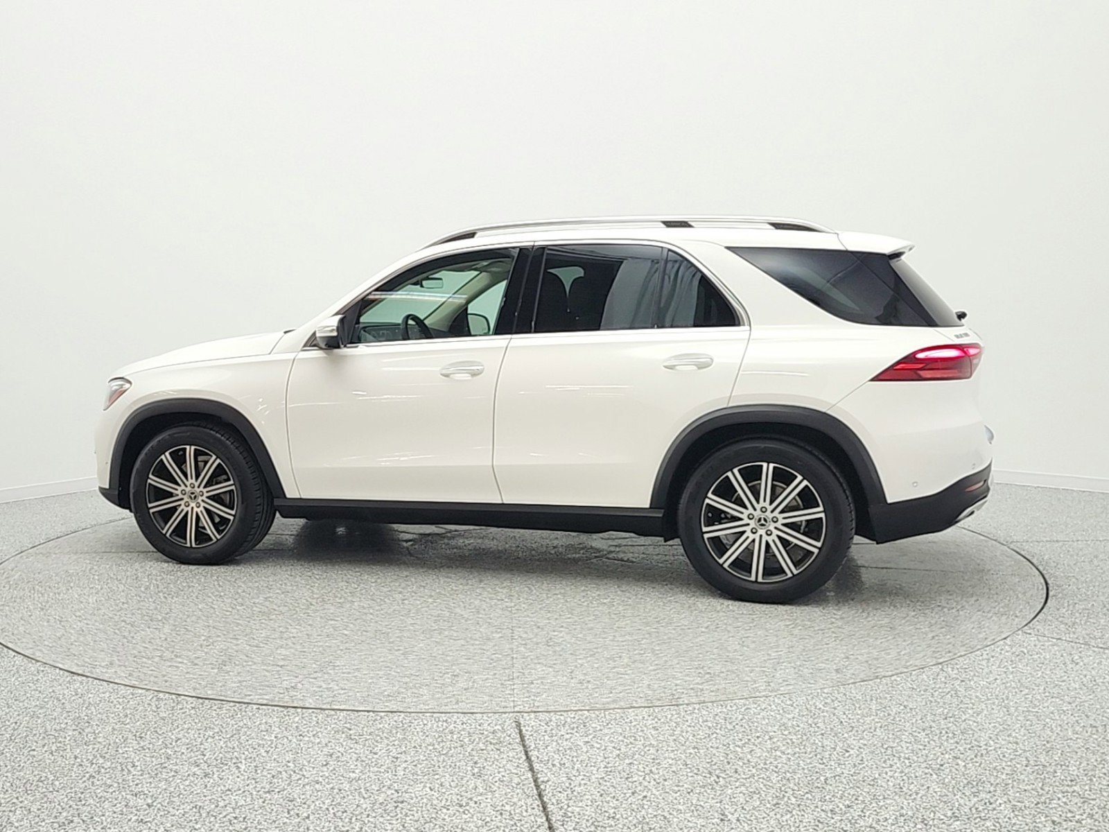 Used 2024 Mercedes-Benz GLE 350 4MATIC image 8