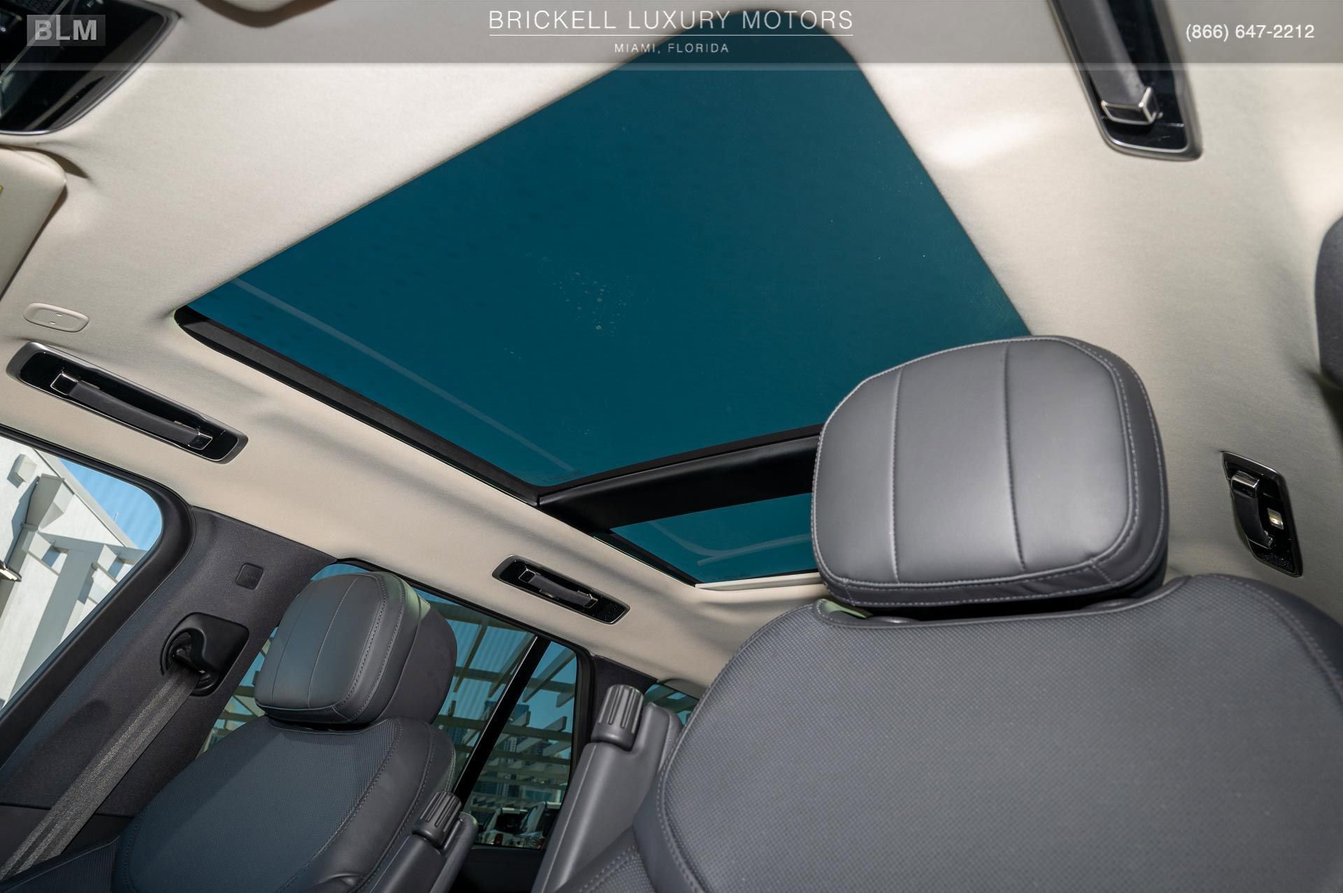 Used 2023 Land Rover Range Rover SE image 32