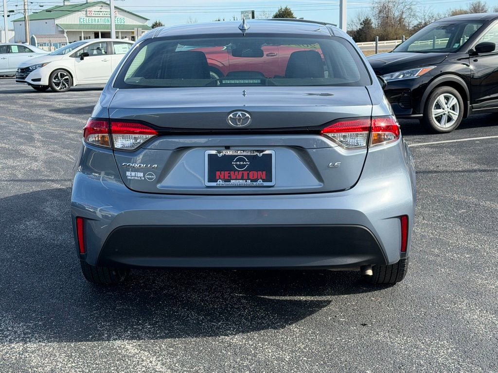 Used 2024 Toyota Corolla LE image 8