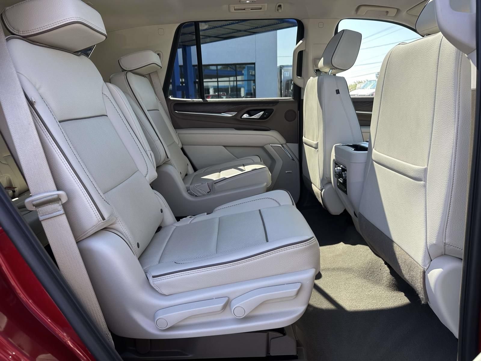 Used 2023 GMC Yukon Denali AWD/4WD image 29