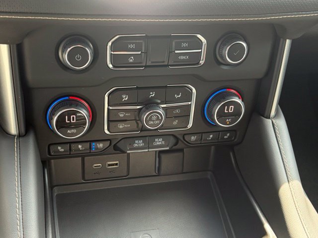 Used 2023 Chevrolet Tahoe Premier w/ Advanced Technology Package AWD/4WD image 21