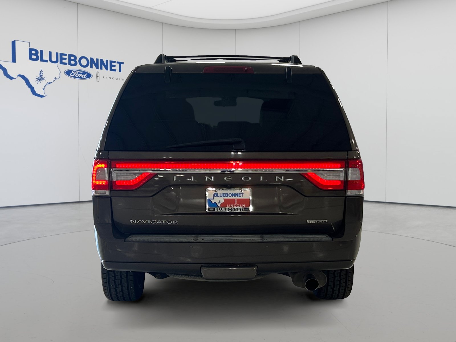 Used 2015 Lincoln Navigator 2WD w/ Equipment Group 101A Reserve image 6