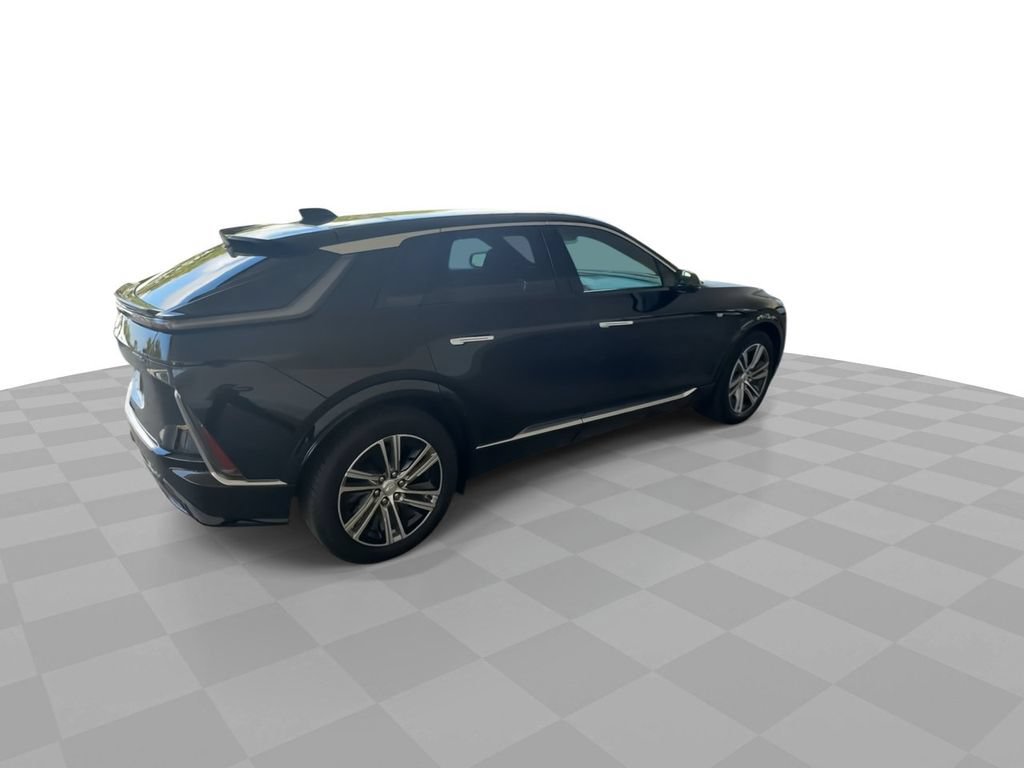 Certified 2024 Cadillac Lyriq Luxury AWD/4WD image 8