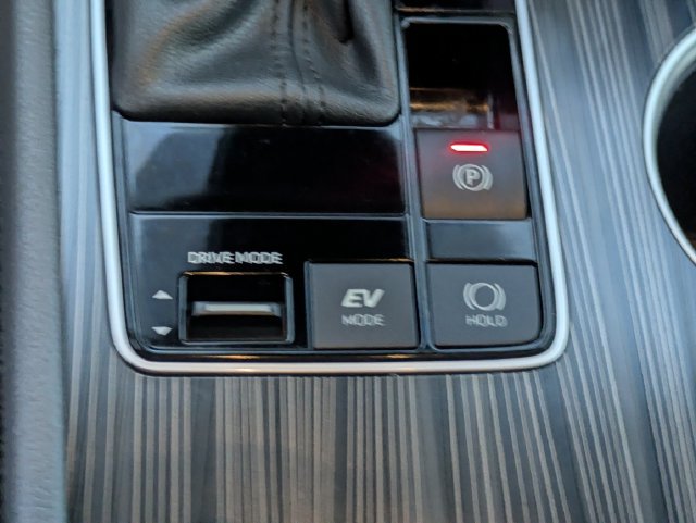 Used 2024 Toyota Sienna Limited FWD image 15