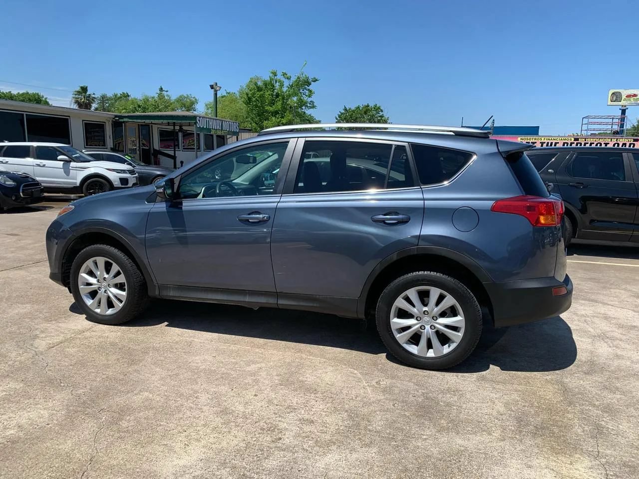 Used 2013 Toyota RAV4 Limited AWD/4WD image 9