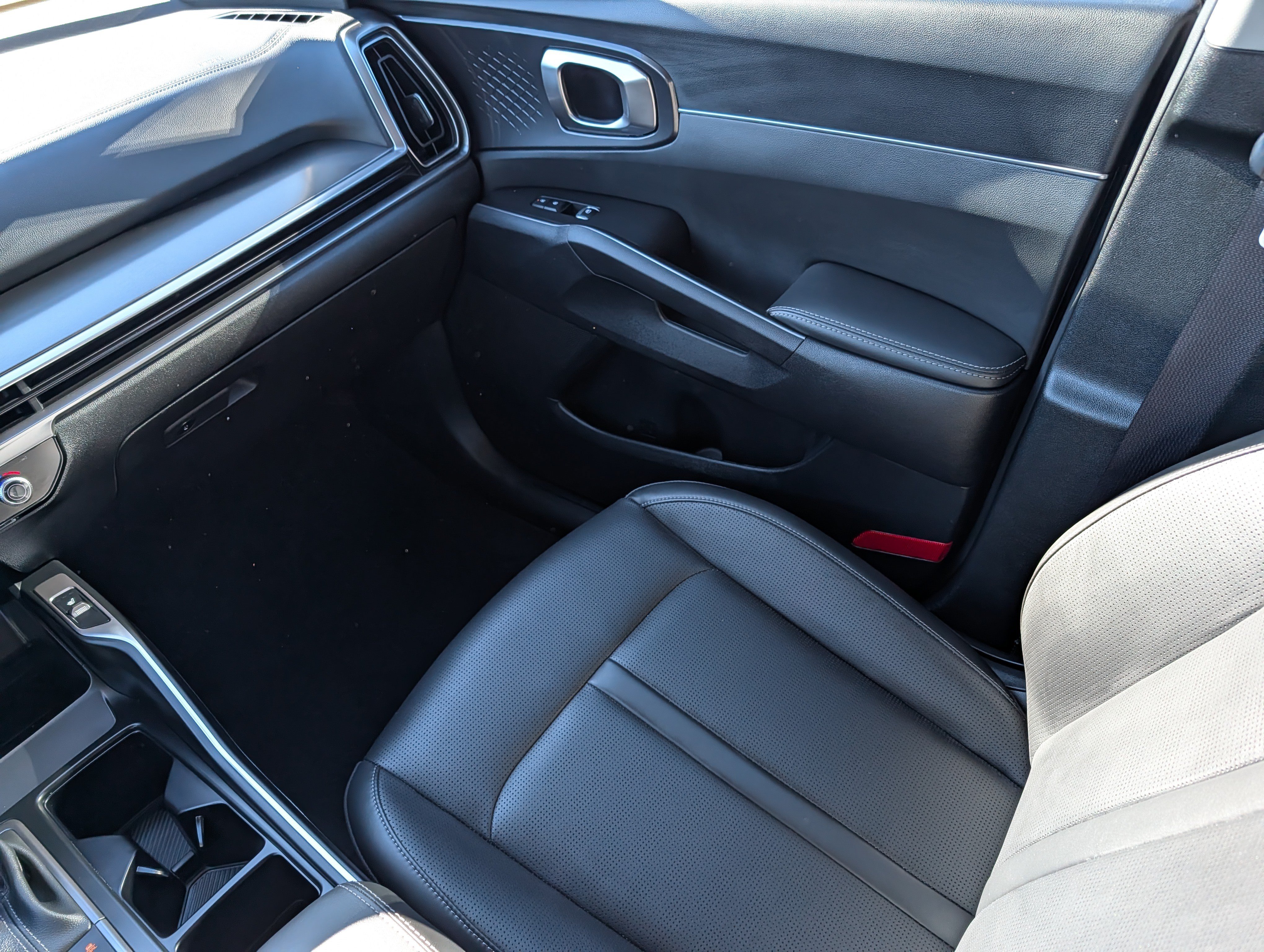 Certified 2025 Kia Sorento S w/ Panoramic Sunroof Package AWD/4WD image 11