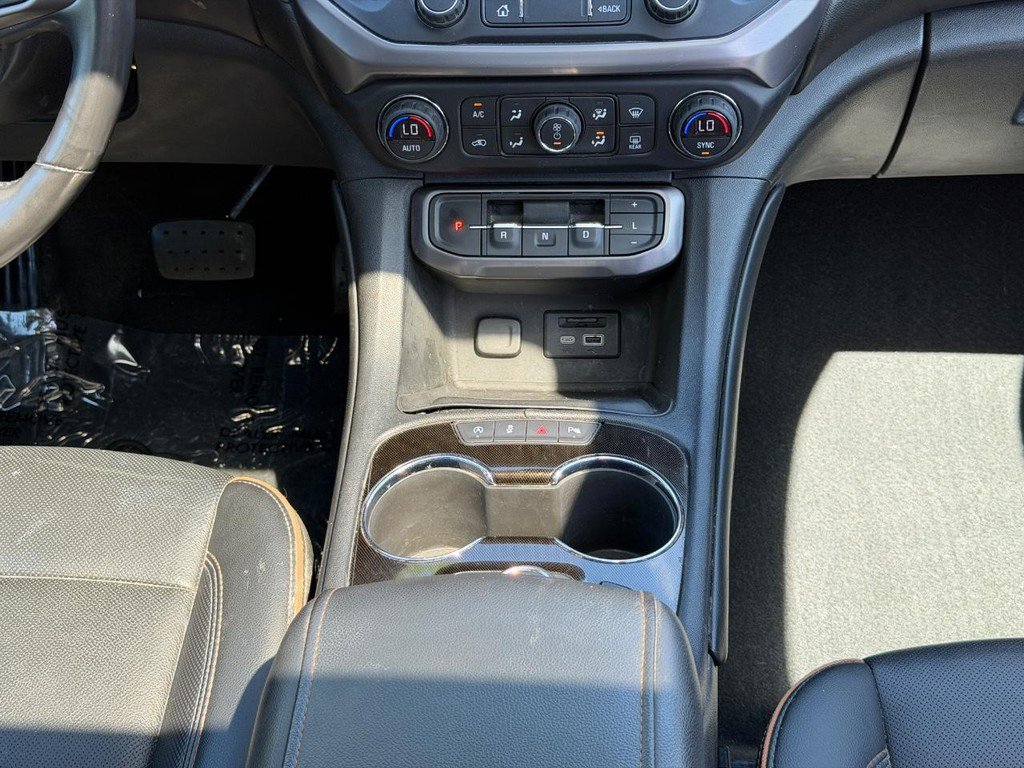 Used 2022 GMC Acadia AT4 w/ Technology Package AWD/4WD image 16