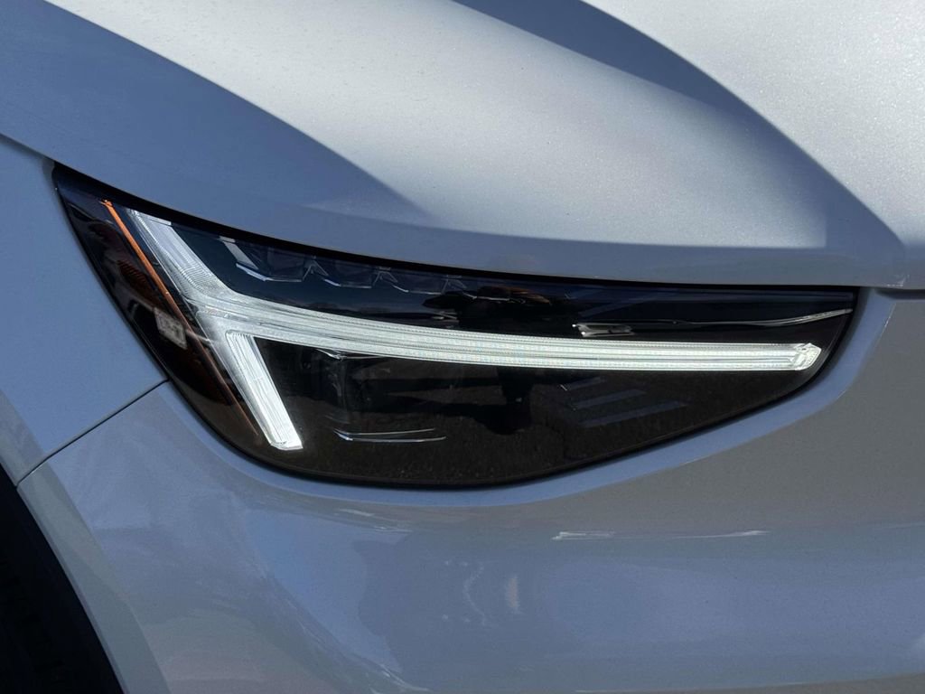 Certified 2026 Volvo XC40 B5 Plus w/ Protection Package Premier image 7