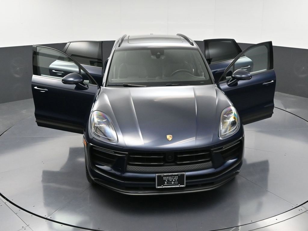 Certified 2023 Porsche Macan Turbo image 33