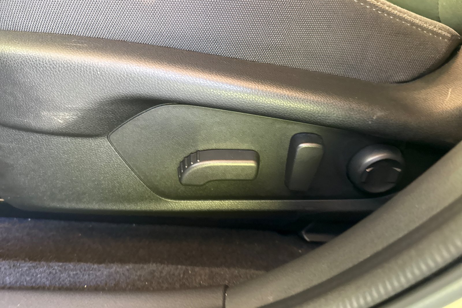 Used 2025 Subaru Crosstrek 2.5i Premium AWD/4WD image 14